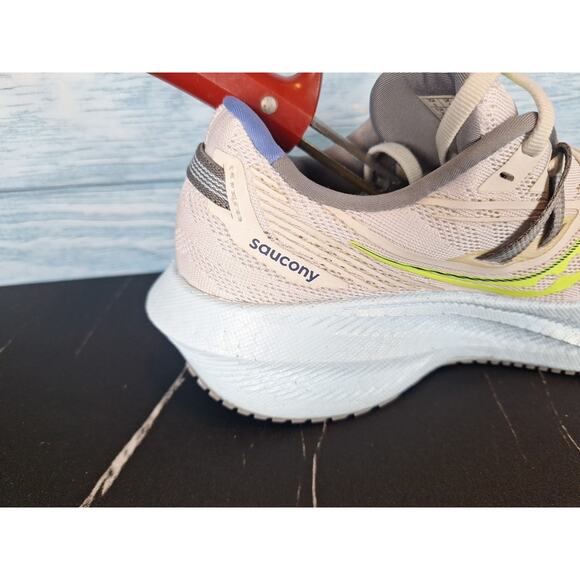 Saucony Triumph PWRRUN+ Running Shoes Beige Yellow Size 8 main image 7